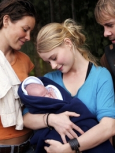 Evangeline Lilly, Dominic Monaghan, Emilie de Ravin, and baby