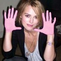 Keira shows us her hands!