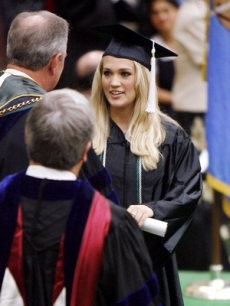 Carrie Underwood graduates - May 8, 2006