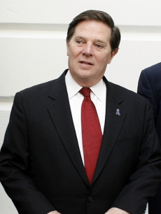 Tom DeLay heads into a House GOP breakfast at the Captiol, Washington, D.C., April 5, 2006 