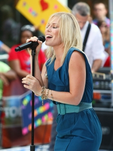 Natasha Bedingfield hits the stage on NBC’s ‘Today’ show on August 21, 2009