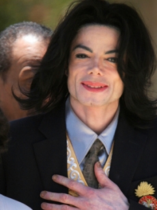 Michael Jackson leaves the Santa Barbara County Courthouse on May 25, 2005