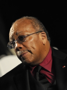Quincy Jones attends Michael Jackson’s funeral service held at Glendale Forest Lawn Memorial Park on September 3, 2009