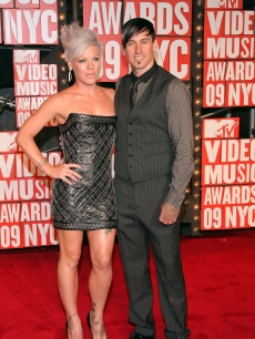 Pink and Carey Hart make a cute couple at the 2009 MTV Video Music Awards at Radio City Music Hall in New York City on September 13, 2009