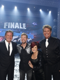 ‘America’s Got Talent’ champ Kevin Skinner with Piers Morgan, Sharon Osbourne and David Hasselhoff