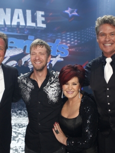 ‘America’s Got Talent’ champ Kevin Skinner with Piers Morgan, Sharon Osbourne and David Hasselhoff