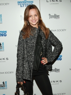 Mena Suvari is all smiles at the Cinema Society & Links Of London screening of ‘The Invention of Lying’ at the Tribeca Grand Screening Room in New York City on September 16, 2009 