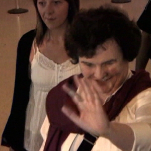 Fans & Press Mob Susan Boyle At Los Angeles Airport (September 12, 2009)
