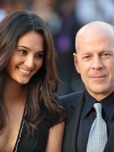 Bruce Willis and his wife Emma Heming arrive for the world premiere of ‘Surrogates’ in Los Angeles on September 24, 2009