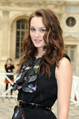 Leighton Meester arrives in style for the Louis Vuitton Pret a Porter show in Paris, France on October 7, 2009