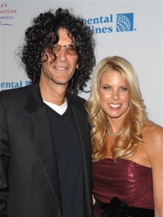 Howard Stern and wife Beth Ostrosky attend the 2009 Angel Ball benefiting The Gabrielle’s Angel Foundation for cancer research at Cipriani Wall Street in New York City on October 20, 2009