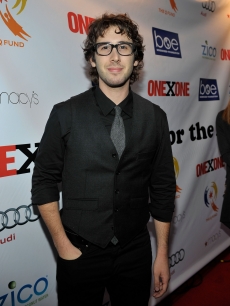 Josh Groban is all smiles at the Second Annual ONEXONE Fundraiser in San Francisco, Calif. on October 22, 2009