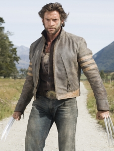 Hugh Jackman shows off his muscle in ‘Wolverine’