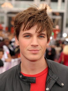 ‘90210’ hunk Matt Lanter hits the red carpet at the LA premiere of ‘This Is It,’ Oct. 27, 2009