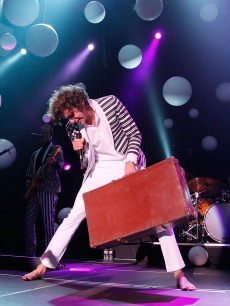Mika performs in Los Angeles, Oct. 23, 2009