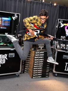 Mark Indelicato of ‘Ugly Betty’ shows off his moves with Guitar Hero 5