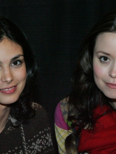 Morena Baccarin and Summer Glau pose at Grand Slam XIV: The Sci-Fi Summit, Pasadena, March 11, 2006