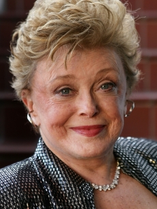 Actress Rue McClanahan poses at a book signing for her new book ‘My First Five Husbands’ near Book Soup May 2, 2007 in West Hollywood, California.