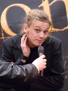 Jamie Campbell Bower, who plays Caius in ‘New Moon,’ answers fans’ questions during a promotional tour for ‘The Twilight Saga New Moon’ at the Fair Oaks Mall in Fairfax, Virginia on November 9, 2009