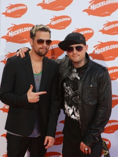 Joel and Benji Madden of Good Charlotte arrive for the Australian Nickelodeon Kids’ Choice Awards 2009 at Hisense Arena on November 13, 2009 in Melbourne, Australia