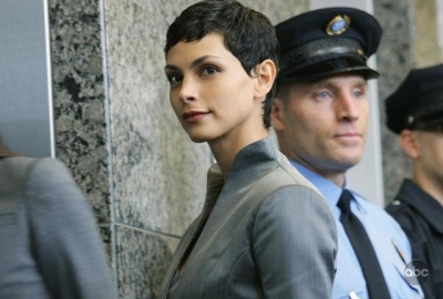 Morena Baccarin as Anna in ‘V,’ Nov. 2009