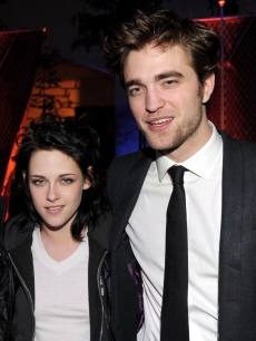 Kristen Stewart and Robert Pattinson arrive at the afterparty for the premiere of Summit Entertainment’s ‘The Twilight Saga New Moon’ at the Hammer Museum on November 16, 2009 in Los Angeles, California