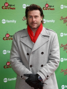 Dean McDermott attends the ABC Family’s world record elf party to promote ‘Santa Baby 2: Christmas Maybe’ at Bryant Park, NYC, December 7, 2009