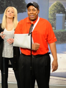 Blake Lively and Kenan Thompson as Elin Nordegren and Tiger Woods on ‘Saturday Night Live’ on December 5, 2009