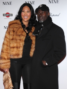Kimora Lee Simmons and Djimon Hounsou attend the New York premiere of ‘NINE’ sponsored by Chopard at the Ziegfeld Theatre on December 15, 2009