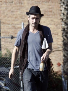 Colin Farrell steps out for Starbucks in LA on December 18, 2009