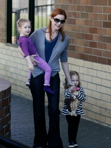 Marcia Cross takes her twin daughters Eden and Savannah to their pre-school for a parent’s meeting, Los Angeles, January 06, 2009