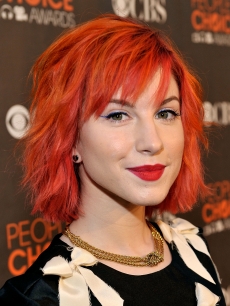 Hayley Williams of Paramore arrives at the People’s Choice Awards 2010 held at Nokia Theatre L.A. Live on January 6, 2010