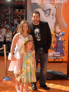 Joey Fatone, wife Kelly and daughter Briahna attend the premiere of ‘Horton Hears A Who’ at the Mann Village March 8, 2008 in Westwood, Calif.