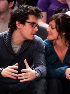 John Mayer and Minka Kelly attend NY Knicks vs Miami Heat game at Madison Square Garden in New York City on November 11, 2007