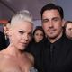 Pink and husband Carey Hart on the Grammys red carpet, Los Angeles, January 31, 2010