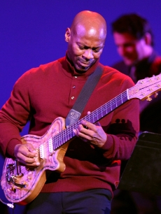 Kevin Eubanks performs onstage during the Thelonious Monk Institute of Jazz honoring B.B. King event held at the Kodak Theatre on October 26, 2008 in Los Angeles, Calif.