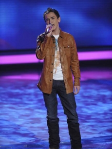 Aaron Kelly performs during Rolling Stones week on ‘American Idol,’ March 16, 2010