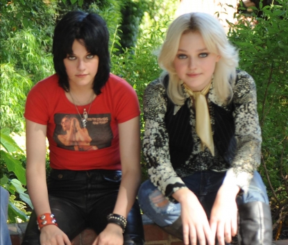 Kristen Stewart and Dakota Fanning in ‘The Runaways’