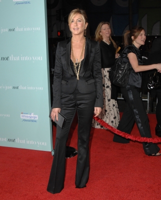 Jennifer Aniston carried a Ferragamo clutch to the world premiere of her new film ‘He’s Not Just That Into You.’  The premiere was held at Grauman’s Chinese Theatre on February 2, 2009 in Los Angeles