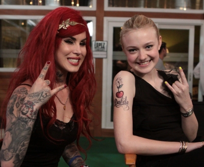 Kat Von D and Dakota Fanning stopped by ‘Lopez Tonight’ on March 22, 2010