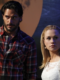 Joe Manganiello and Anna Paquin in a scene from Season 3 of ‘True Blood’