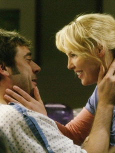 Jeffrey Dean Morgan and Katherine Heigl in a scene from ‘Grey’s Anatomy’