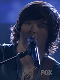 Tim Urban performs on ‘American Idol,’ April 13, 2010