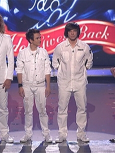 Casey James, Aaron Kelly and Tim Urban await their fate in the bottom 3, ‘American Idol,’ April 21, 2010