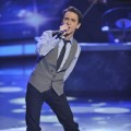Aaron Kelly performs during Sinatra week on ‘American Idol,’ May 4, 2010