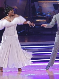 Niecy Nash and partner Louis Van Amstel dance the quickstep on ‘Dancing with the Stars’ Season 10, Week 7 on May 3, 2010   