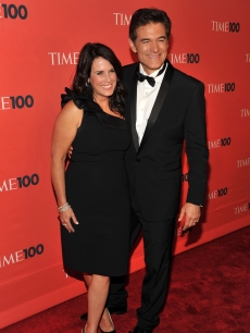 Lisa and Dr. Mehmet Oz step out at the Time 100 gala at Frederick P. Rose Hall, Jazz at Lincoln Center, in NYC on May 4, 2010