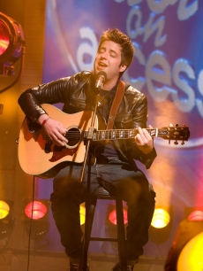 Lee DeWyze, the new ‘American Idol,’ in the studio at Access Hollywood on May 27, 2010