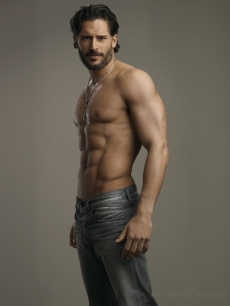 ‘True Blood’s’ Joe Manganiello seen sporting some serious abs!