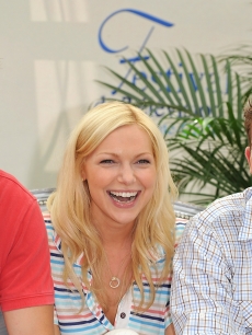 ‘October Road’ stars Geoff Stults, Laura Prepon and Bryan Greenberg poses for the camera at a photocall at the Monte Carlo Television Festival at the Grimaldi Forum in Monaco, June 10, 2008
